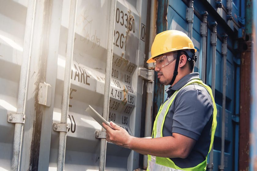 engineer-inspect-container-business-logistic-concep